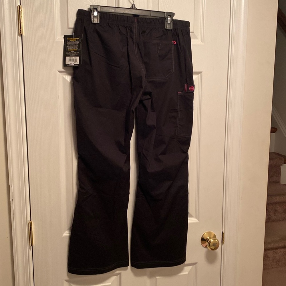 Brand New Scrub Set… - Picture 8 of 12